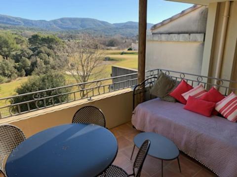 Appartement Cosy Avec Climatisation Reversible Golf De Saumane Bagian luar foto