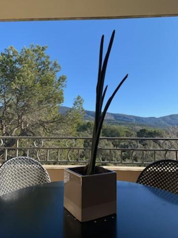 Appartement Cosy Avec Climatisation Reversible Golf De Saumane Bagian luar foto