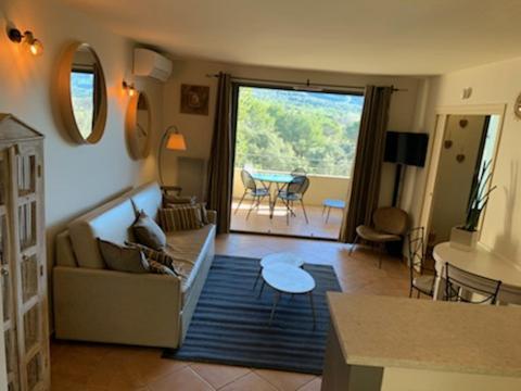 Appartement Cosy Avec Climatisation Reversible Golf De Saumane Bagian luar foto