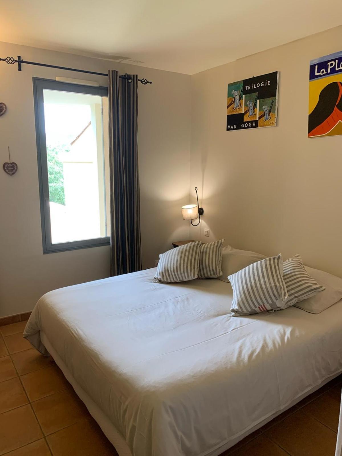 Appartement Cosy Avec Climatisation Reversible Golf De Saumane Bagian luar foto